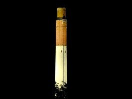 <p>Die Höhe des Kamin beträgt mehr als 100m.</p>